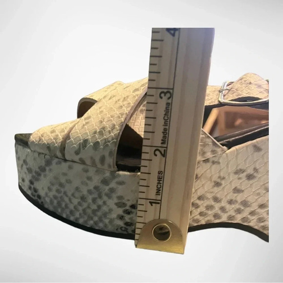 QUPID Snakeskin Print Platform Sandals with Buckle Closure | EUC - Picture 11 of 12